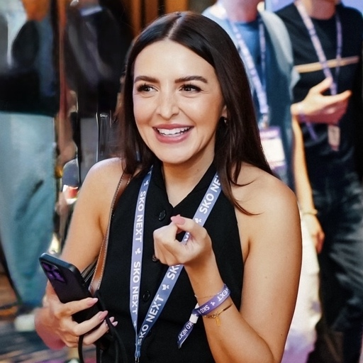 Photo of Sue Azari
